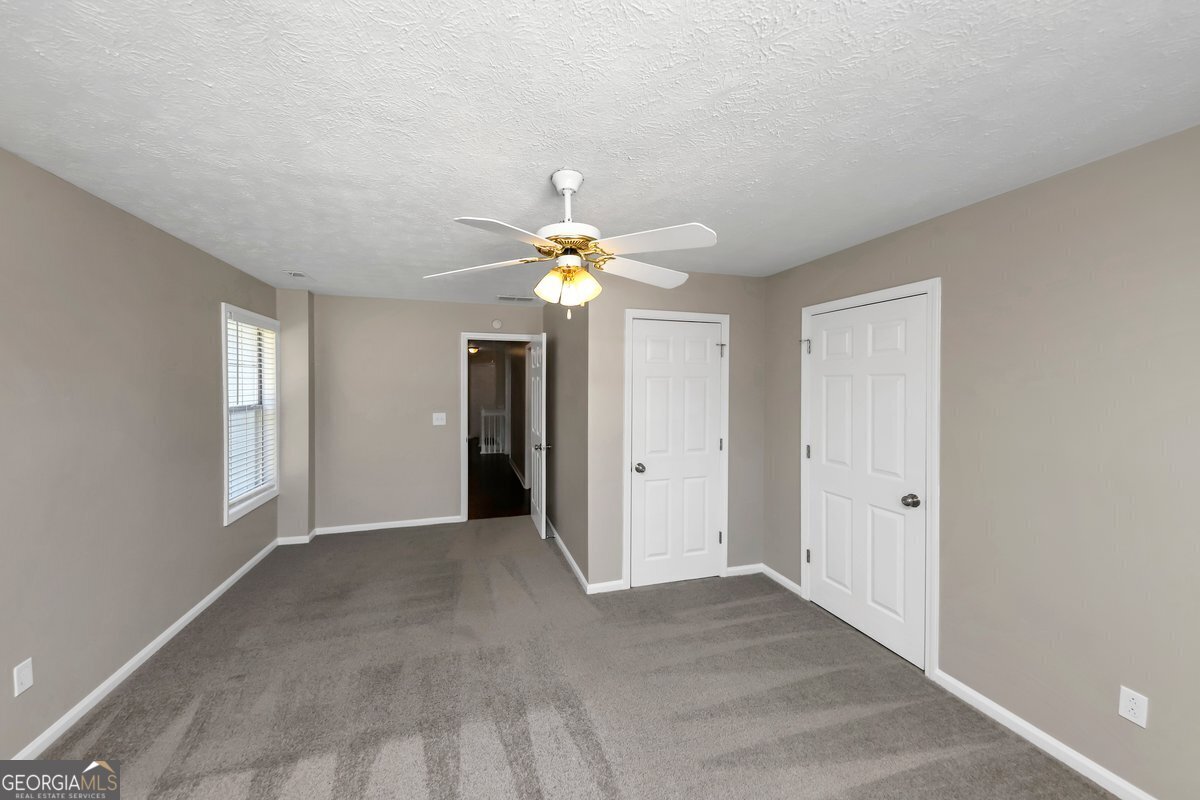 214 Kensington Trace Property Photo 17