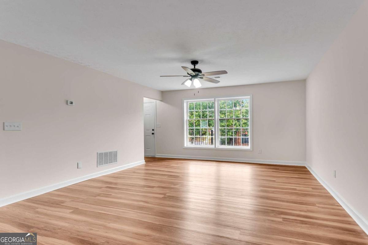 3091 Colonial Way # J3 Property Photo 8