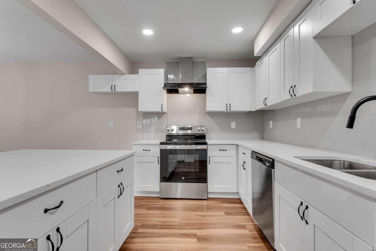 3091 Colonial Way # J3 Property Photo 13