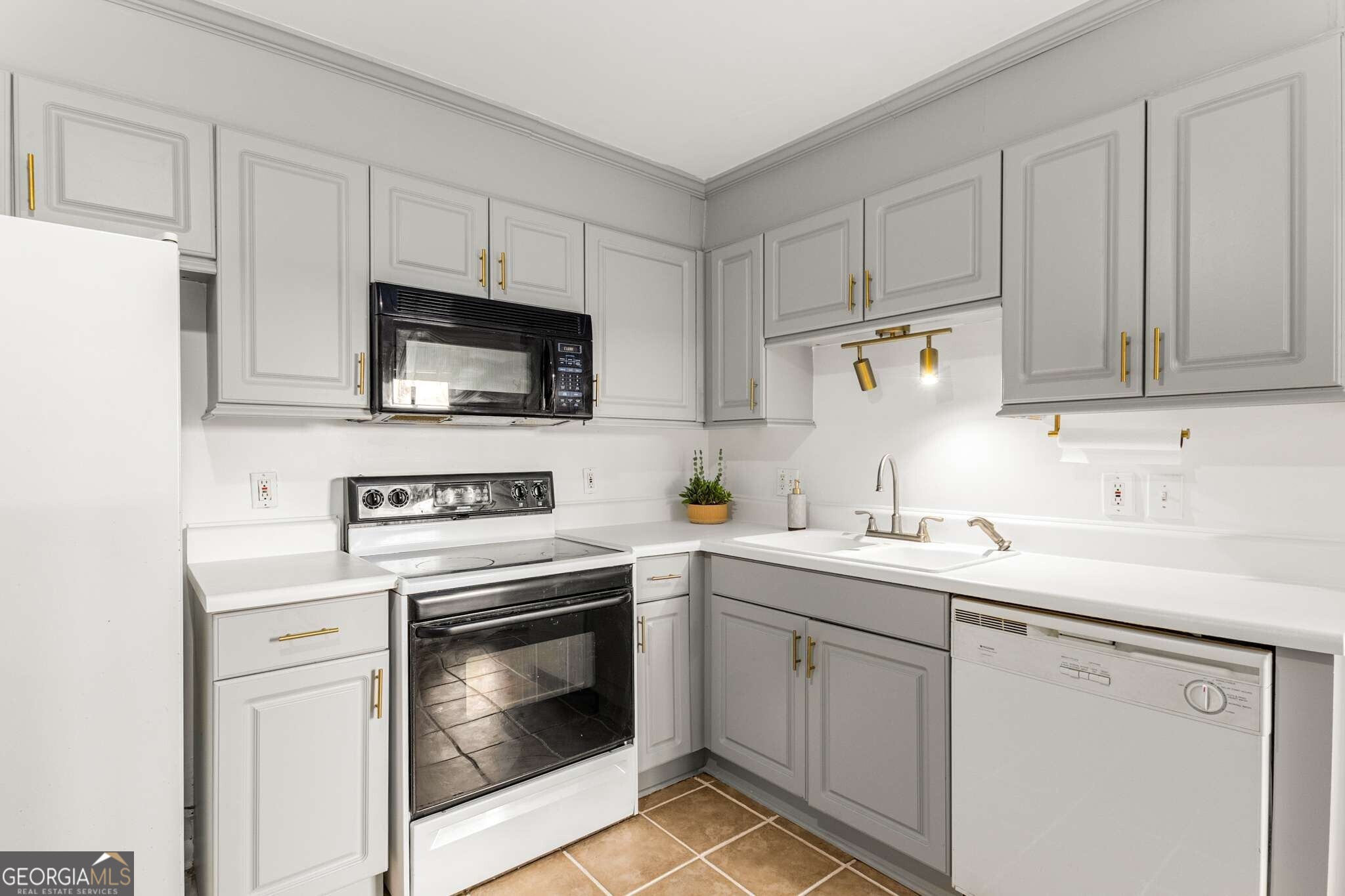818 Greenwood Avenue Ne # 101 Property Photo 8