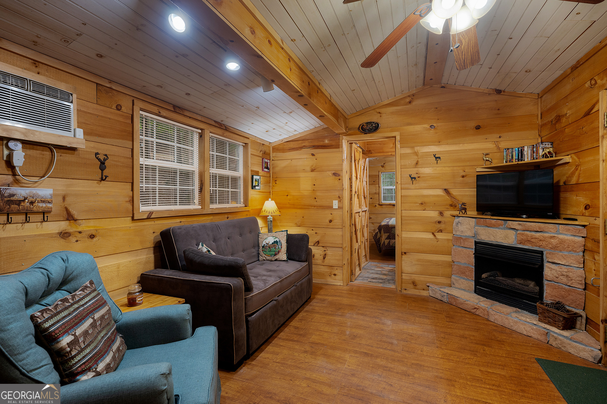 152 33rd Street Property Photo 7