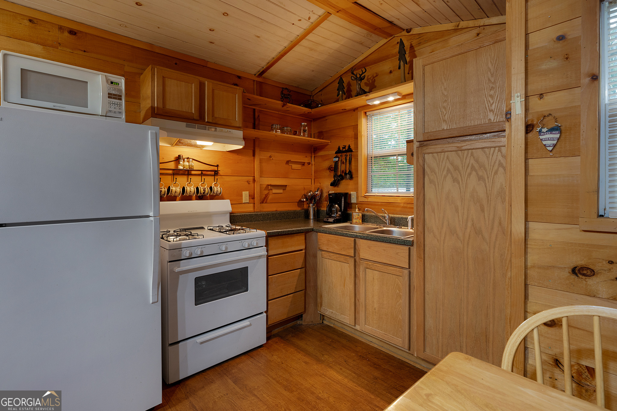 152 33rd Street Property Photo 9