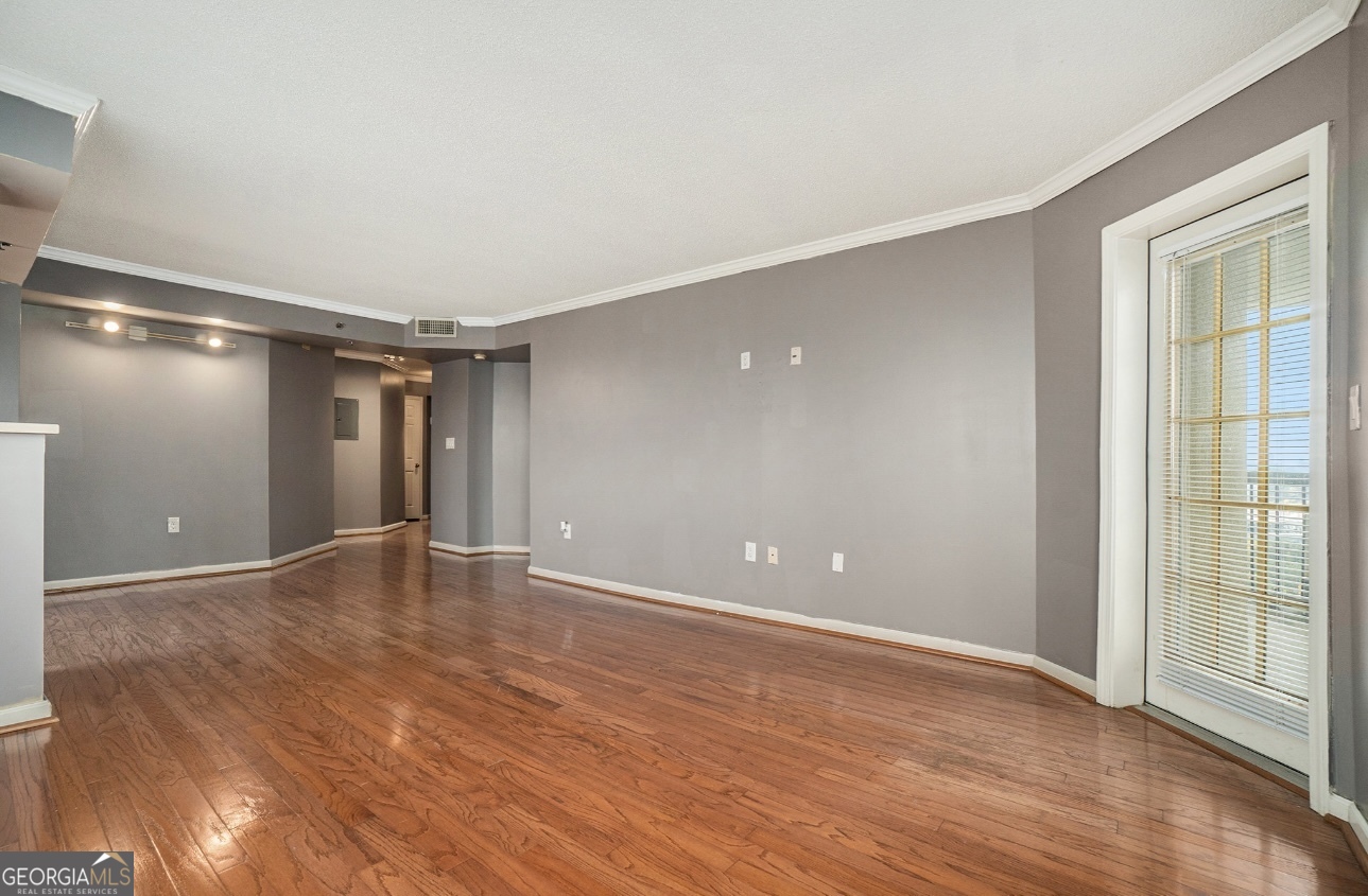 795 Hammond Drive # 2012 Property Photo 5
