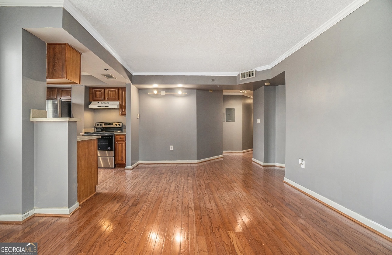 795 Hammond Drive # 2012 Property Photo 6