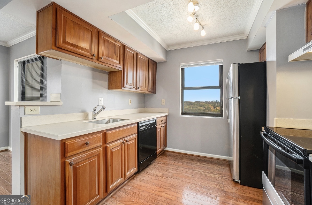 795 Hammond Drive # 2012 Property Photo 7