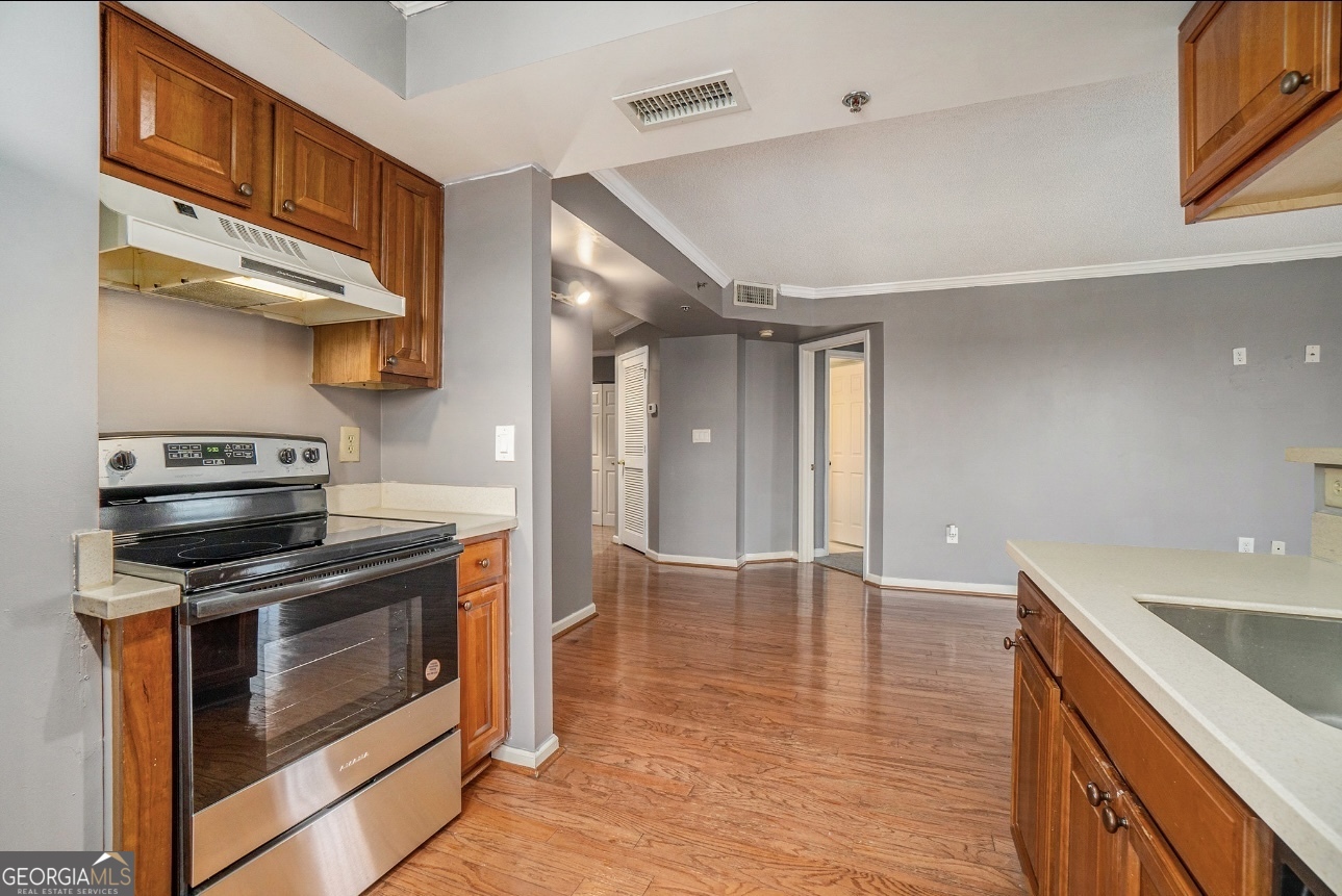 795 Hammond Drive # 2012 Property Photo 8