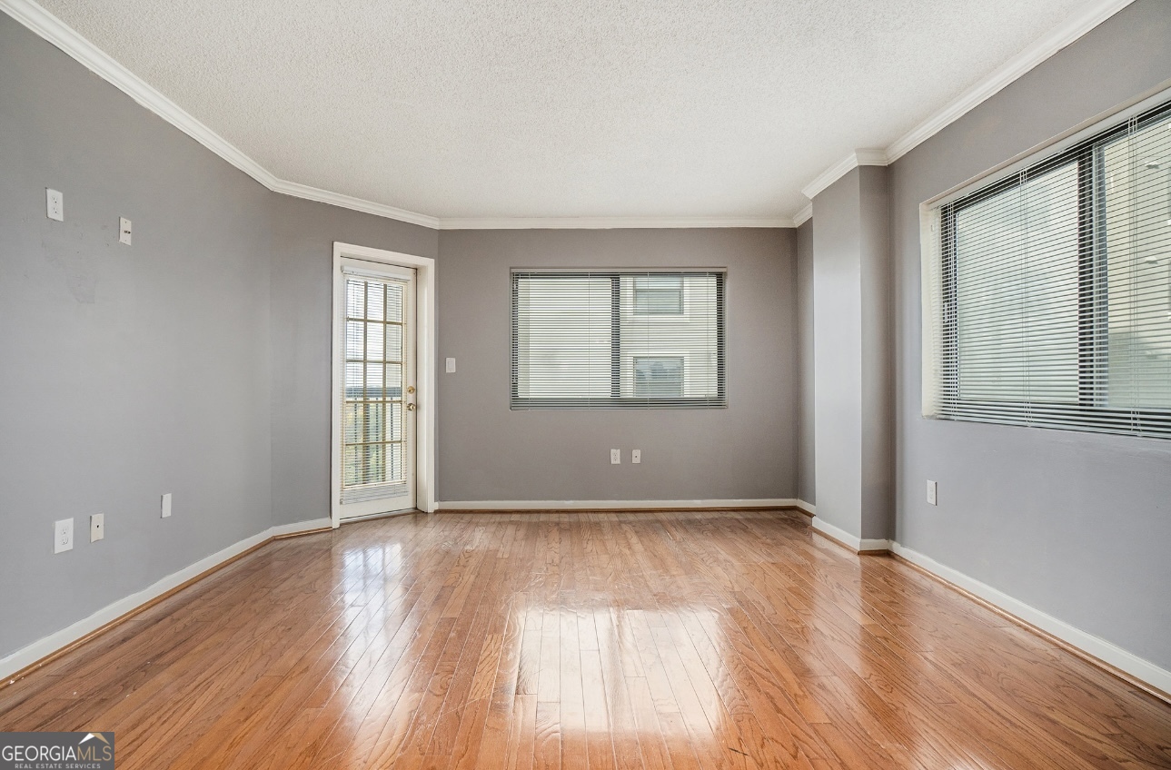 795 Hammond Drive # 2012 Property Photo 9