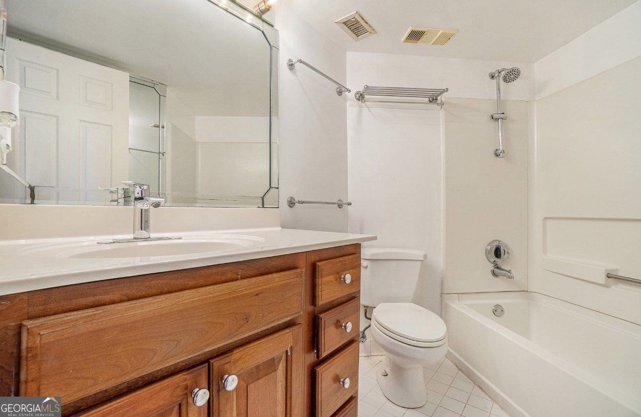 795 Hammond Drive # 2012 Property Photo 12