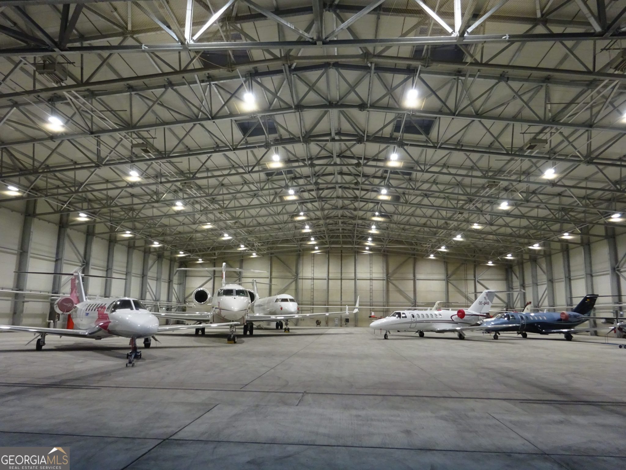 7 Hangar Road Property Photo 1