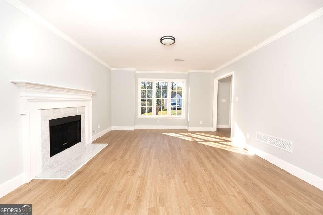 724 Helga Drive Ne Property Photo 13