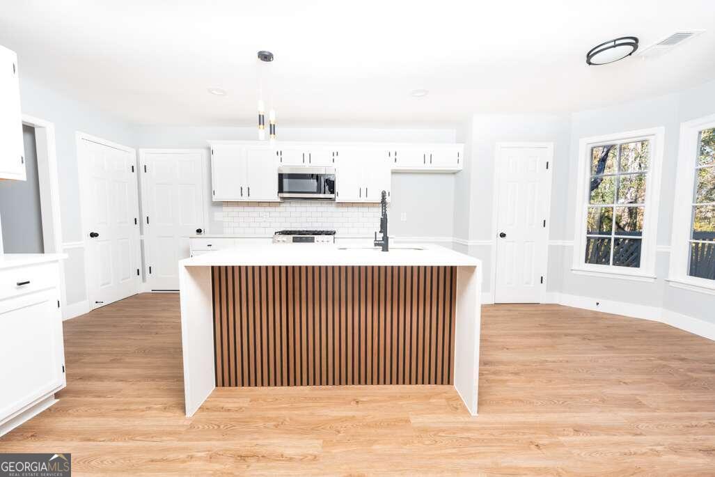 724 Helga Drive Ne Property Photo 15