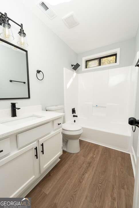 724 Helga Drive Ne Property Photo 33