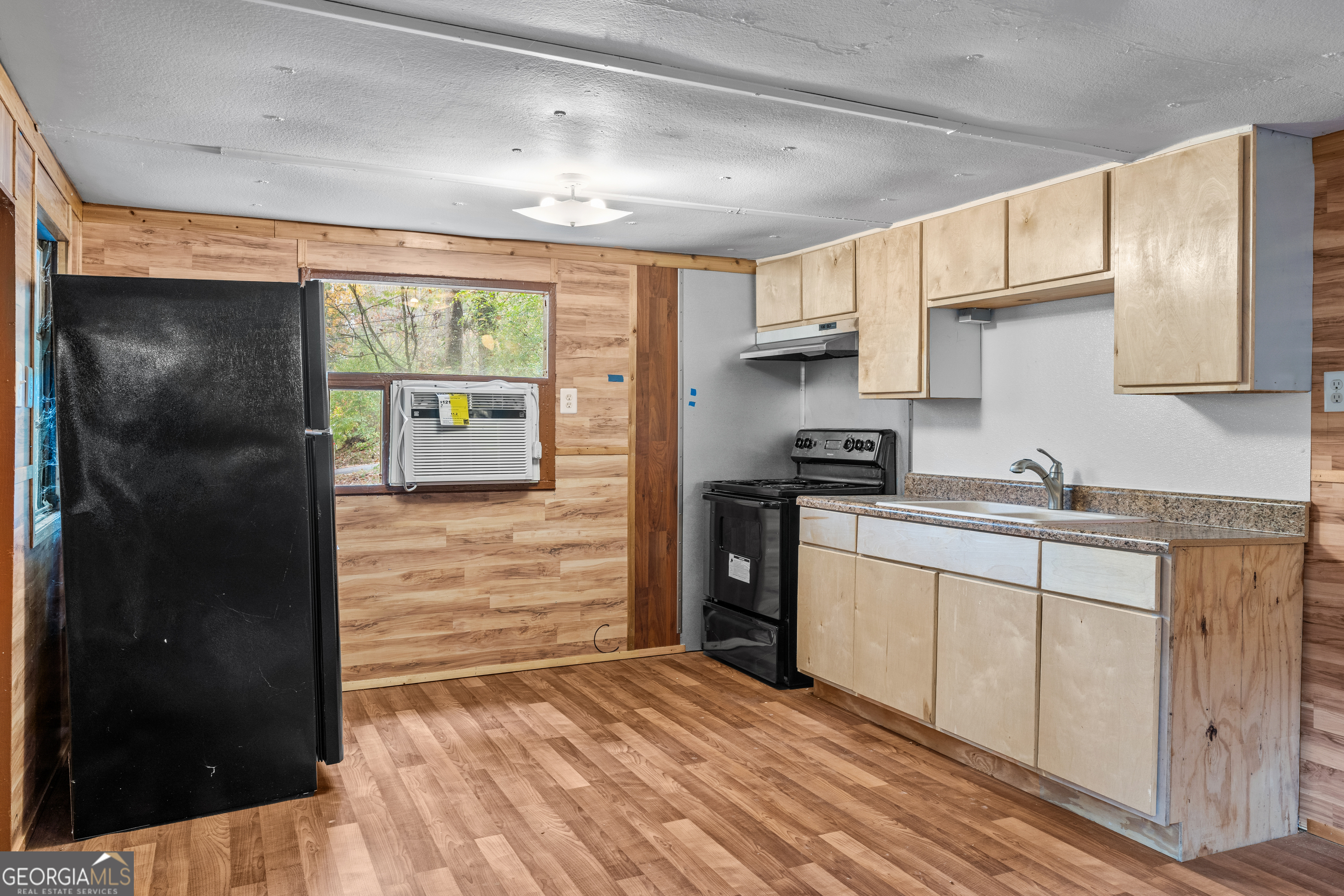 650 Mccharles Street Property Photo 24