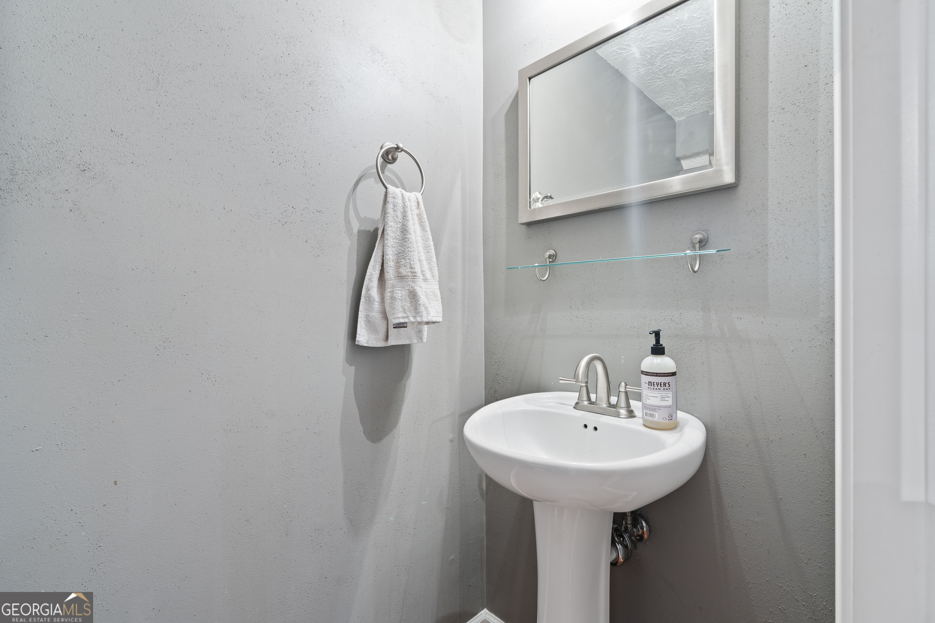 4131 High Park Terrace Property Photo 8