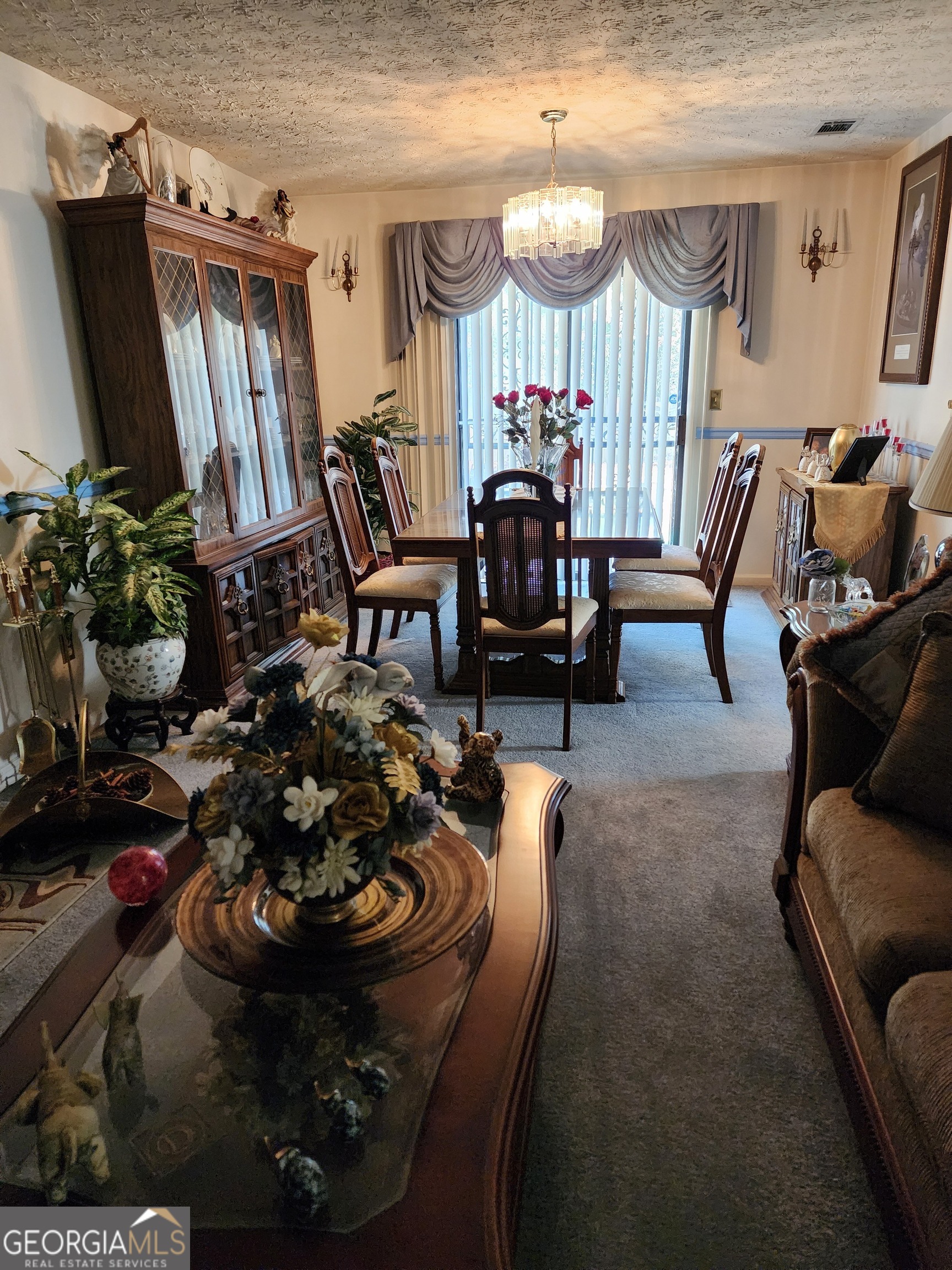 6722 Bent Creek Drive Property Photo 4