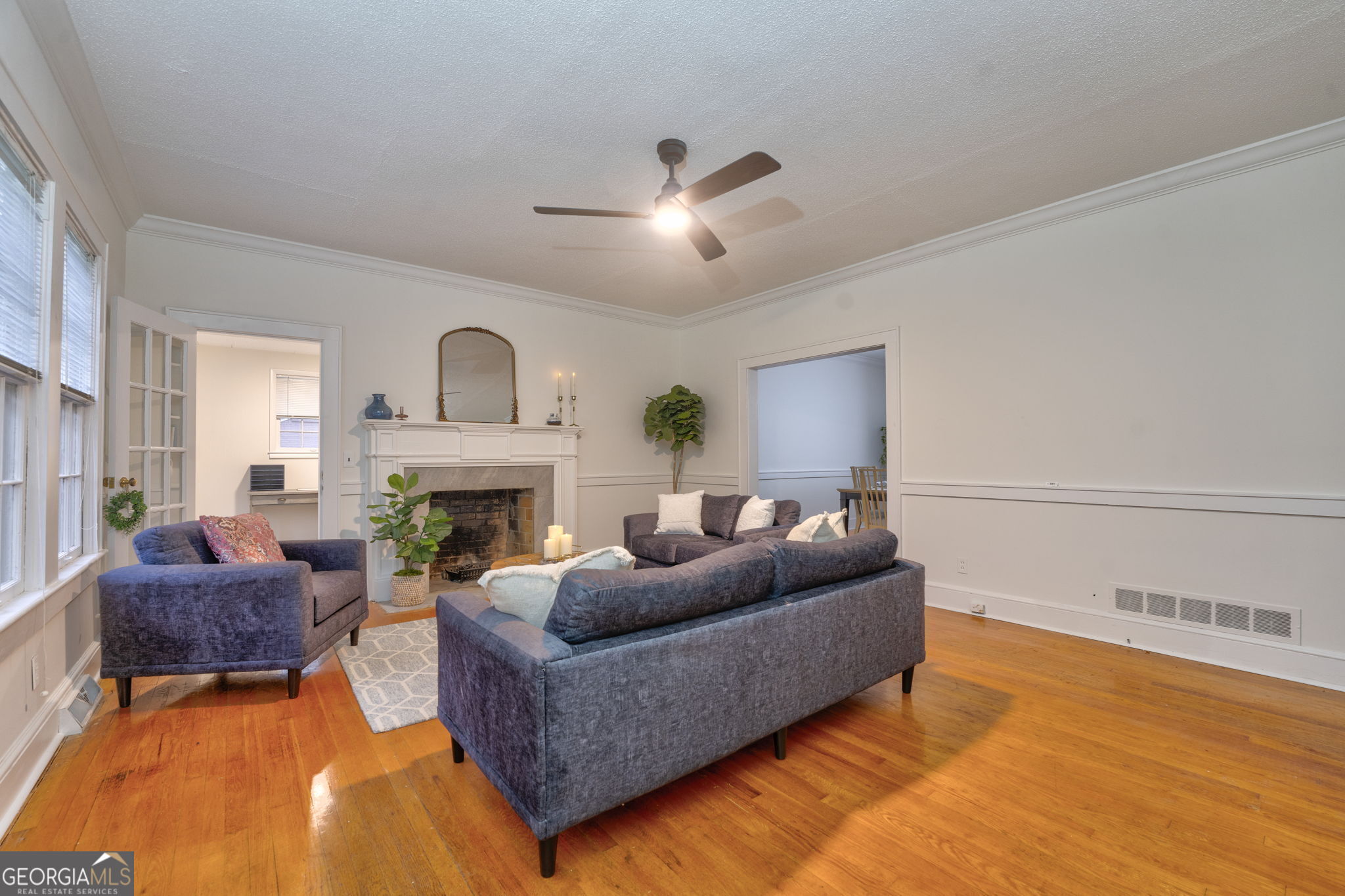 210 W Fairmount Avenue Property Photo 4