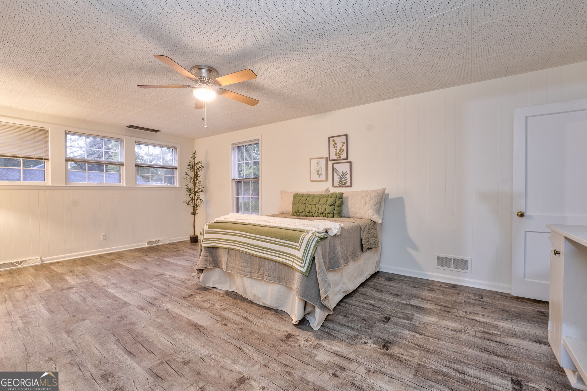 210 W Fairmount Avenue Property Photo 35