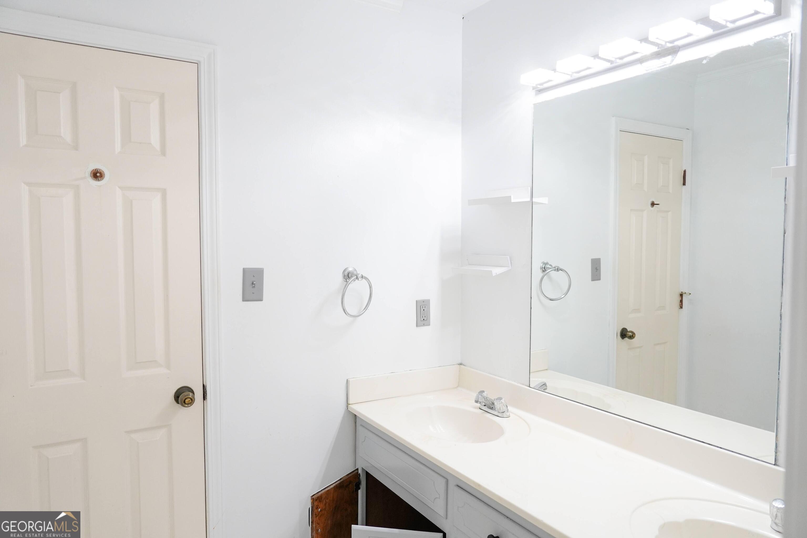 2068 Lakewood Circle Property Photo 39