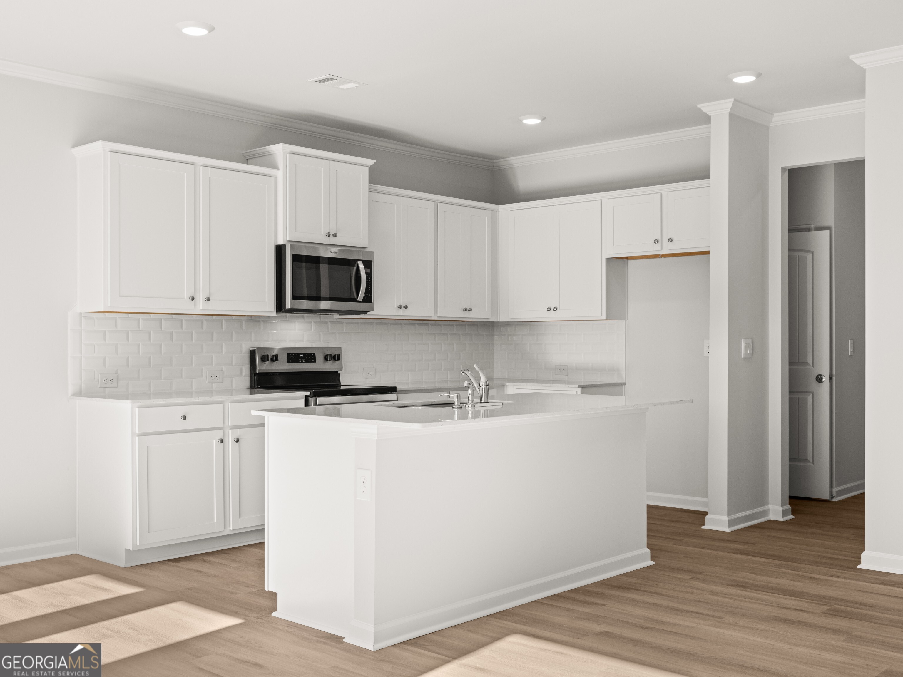 6654 Corryton Street Property Photo 3