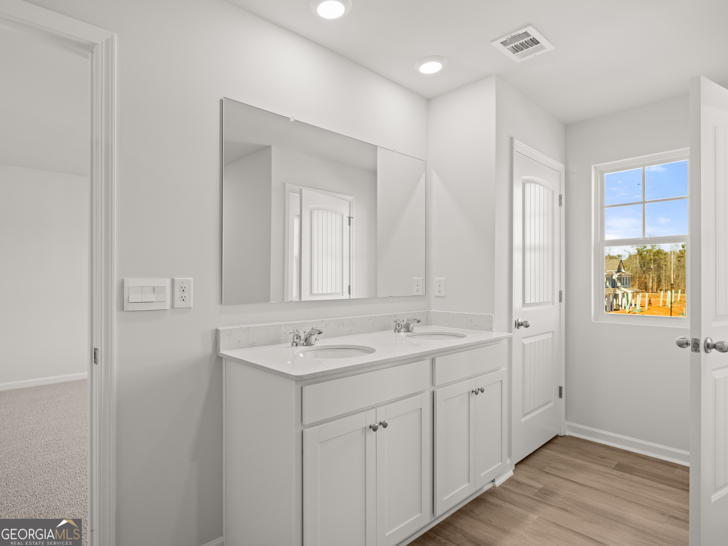 6654 Corryton Street Property Photo 14