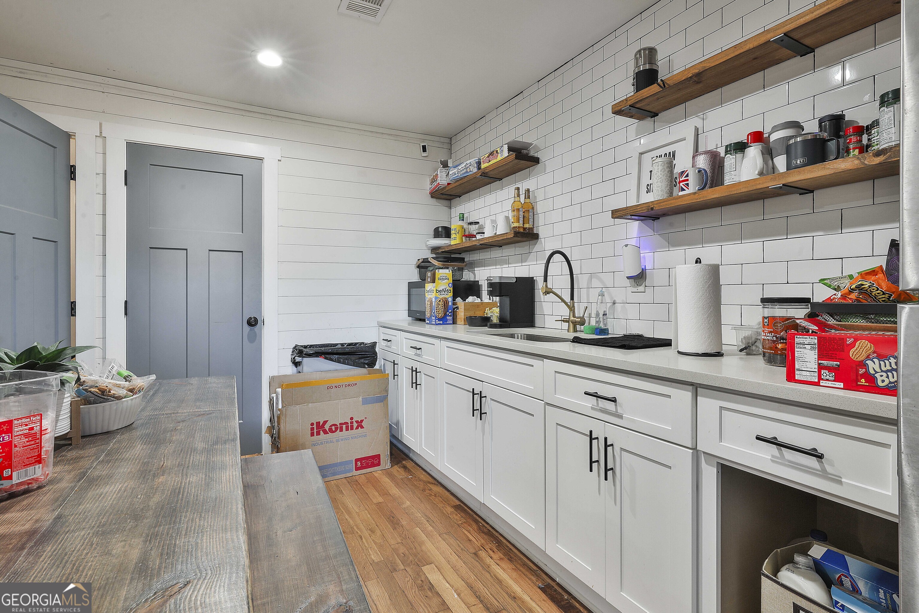 851 Alabama Avenue Property Photo 8