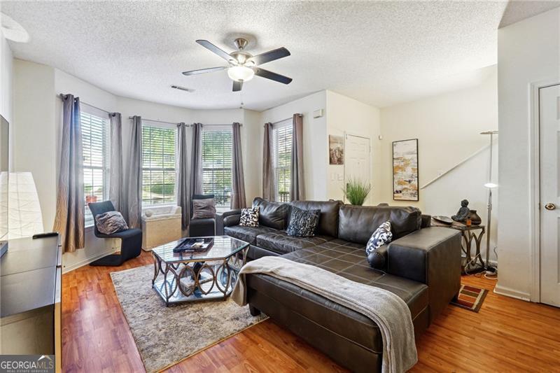 6677 Sunset Hills Boulevard Property Photo 3