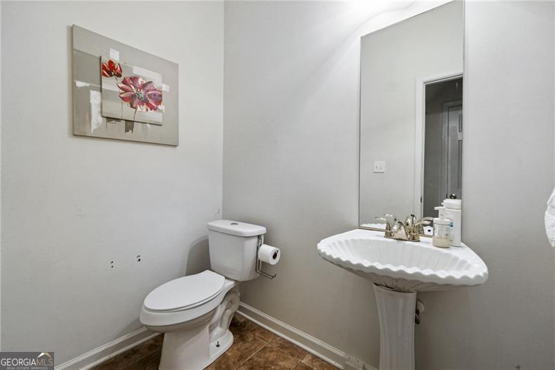 6677 Sunset Hills Boulevard Property Photo 8