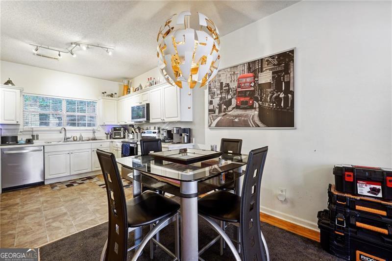 6677 Sunset Hills Boulevard Property Photo 9