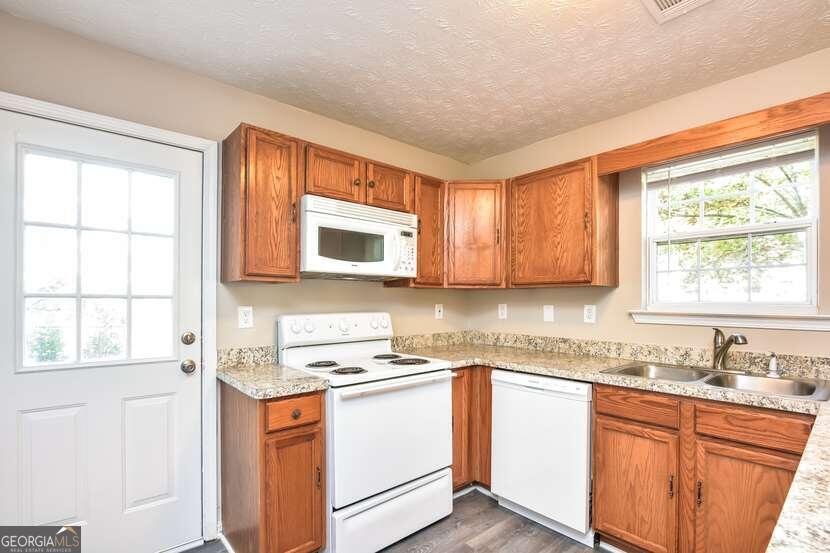 6315 Wellington Walk Way Property Photo 7