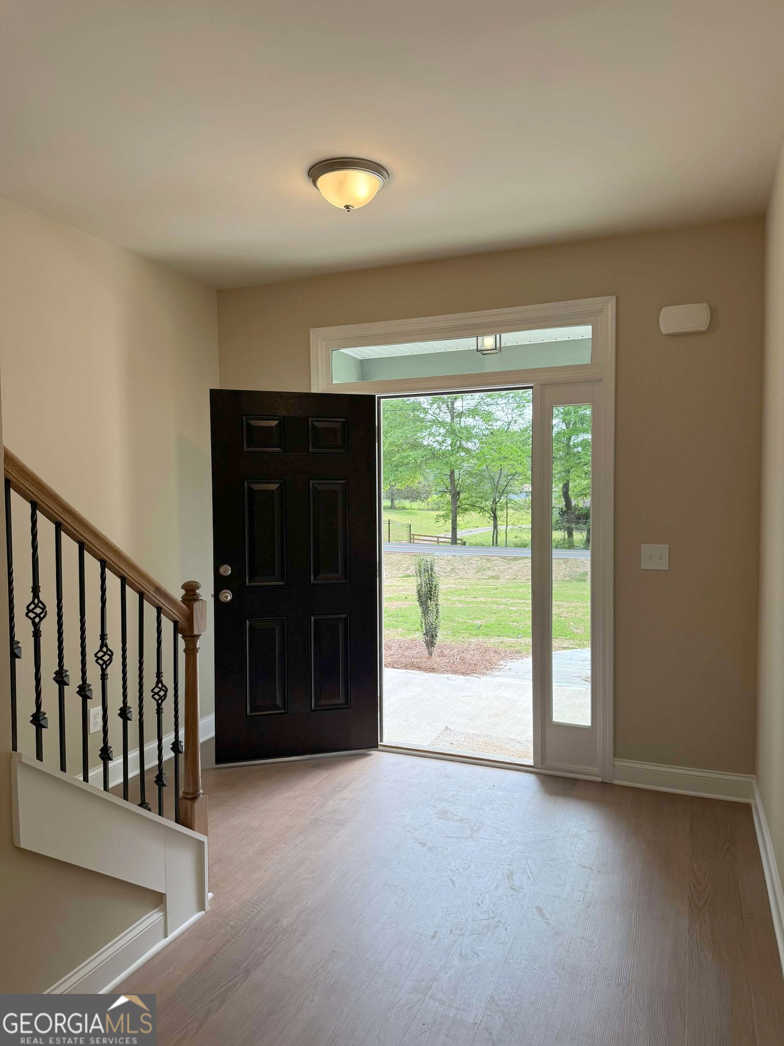 1555 South Bethany Road Property Photo 2