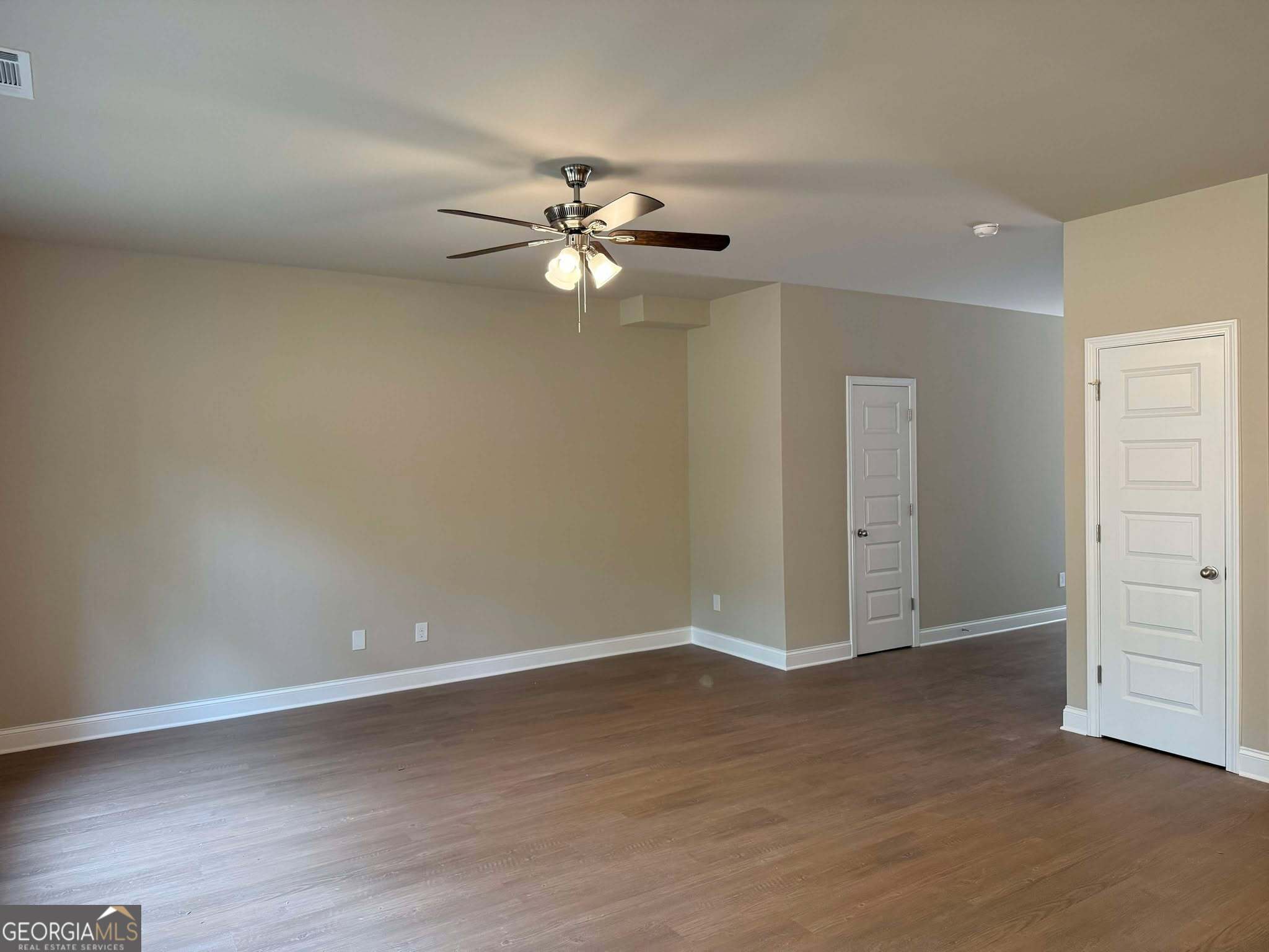 1555 South Bethany Road Property Photo 3