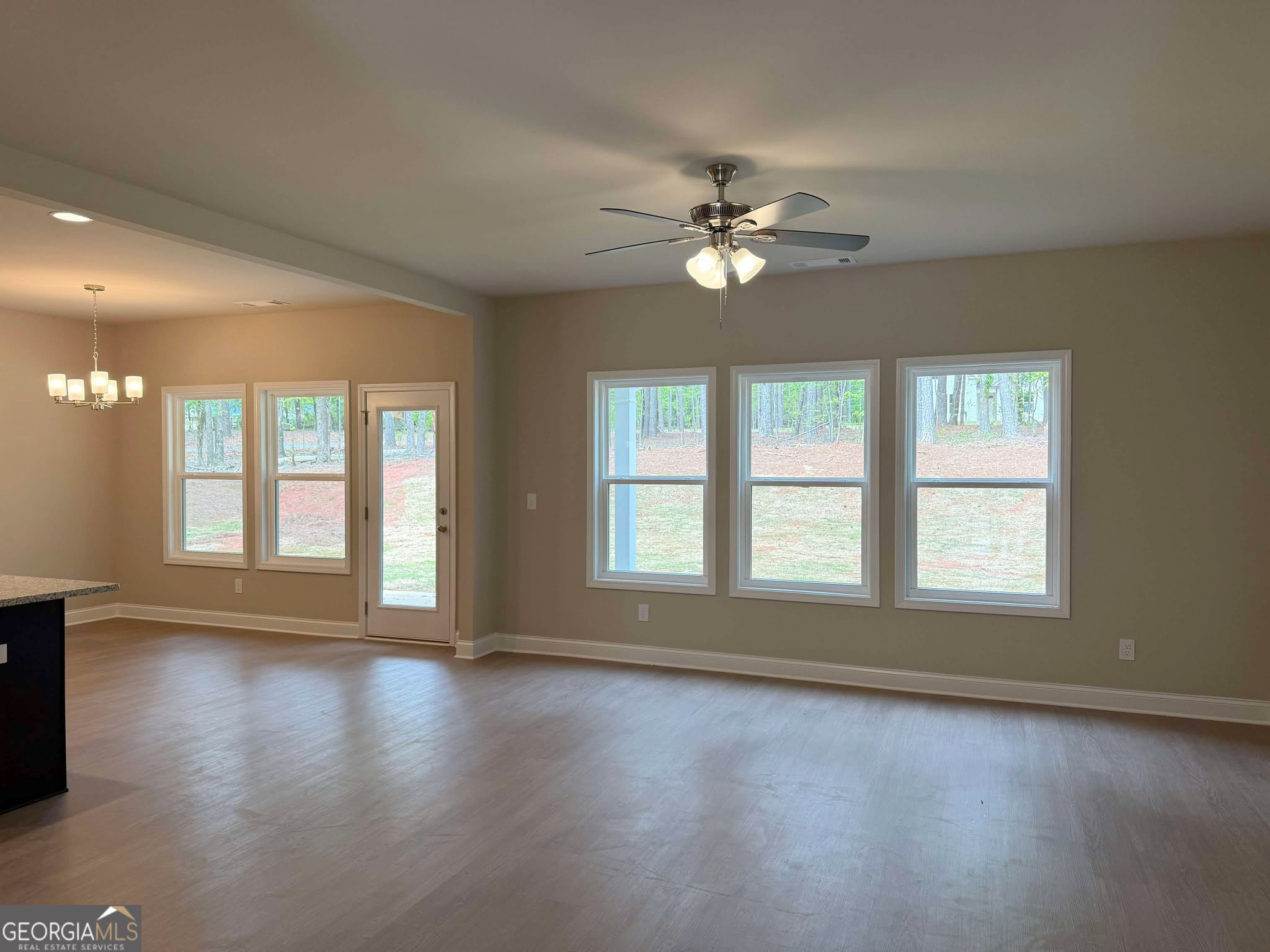 1555 South Bethany Road Property Photo 4