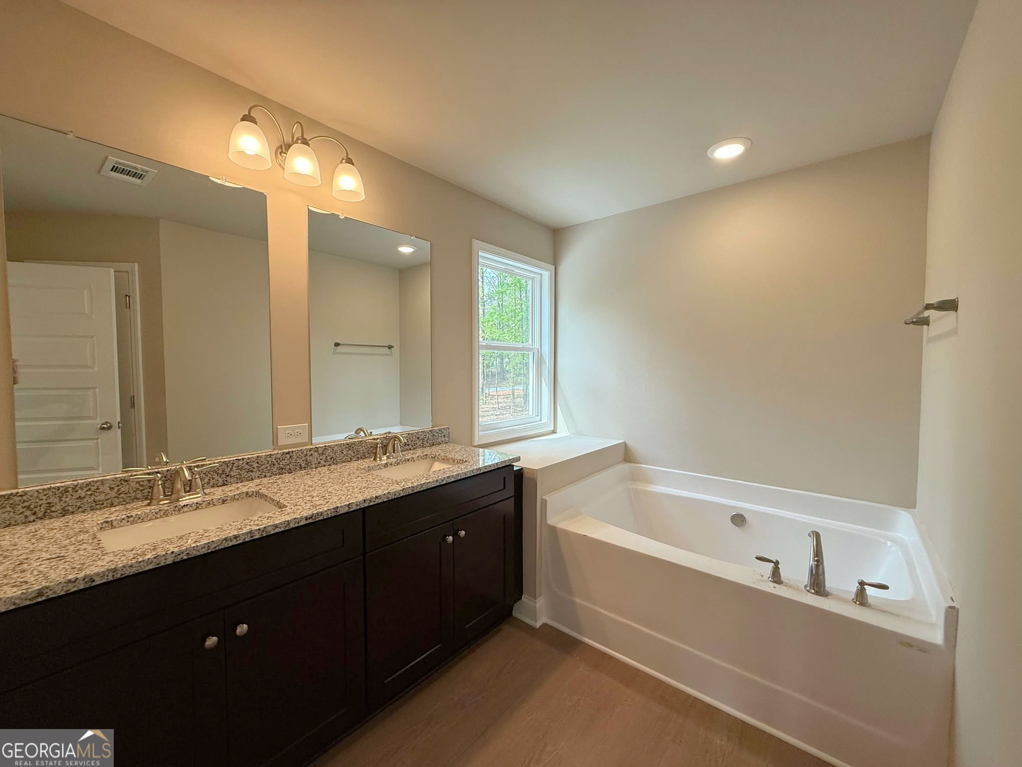 1555 South Bethany Road Property Photo 21