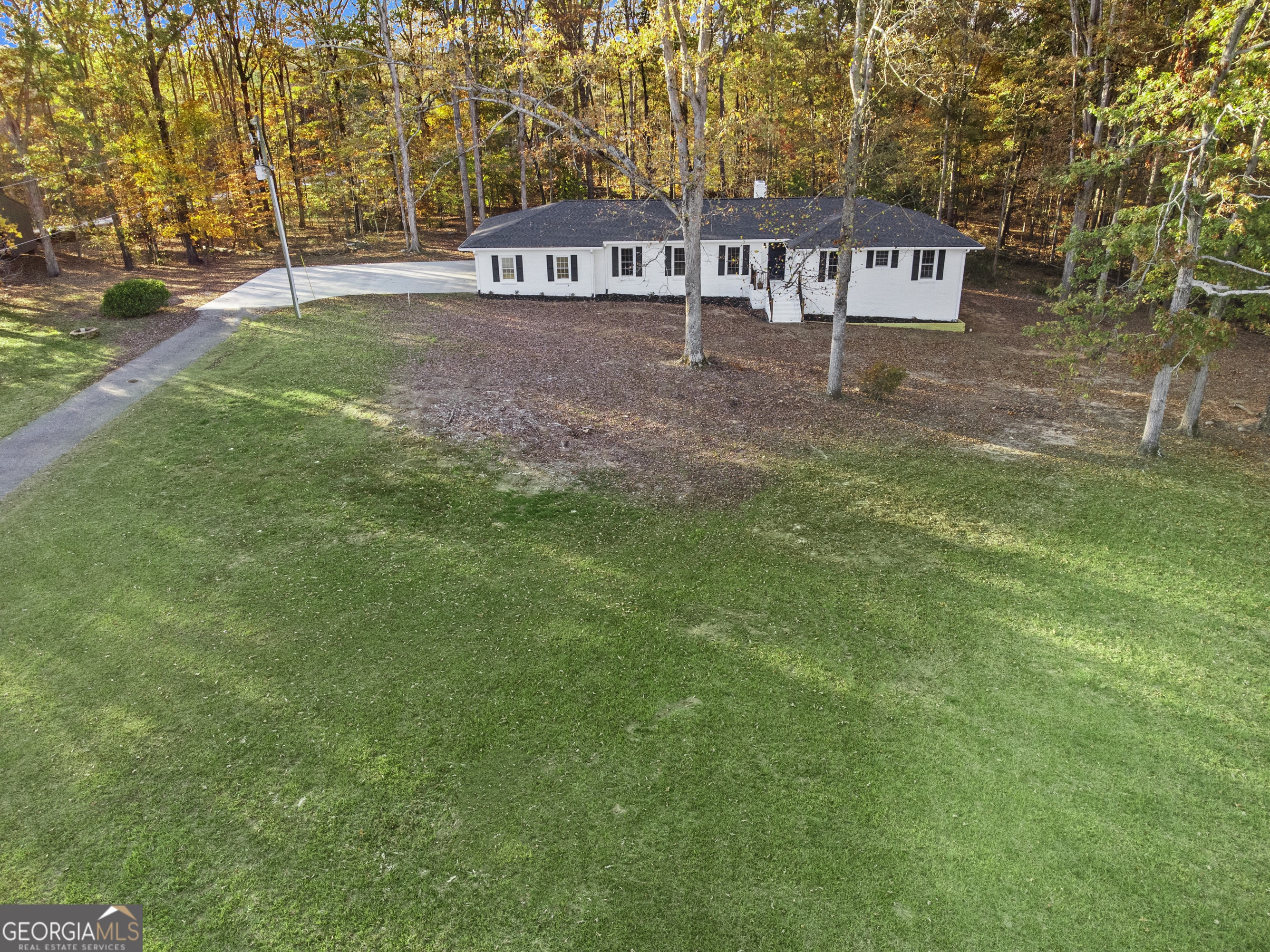 242 Seagraves Road Property Photo 3
