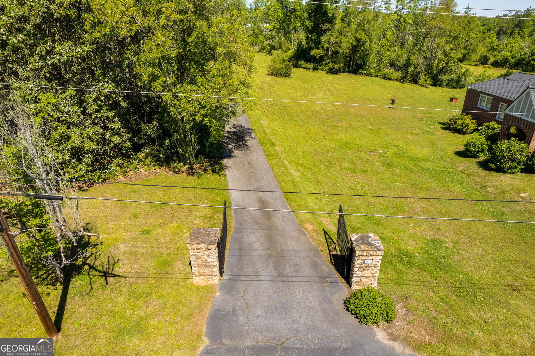 325 Newnan Street Property Photo 1
