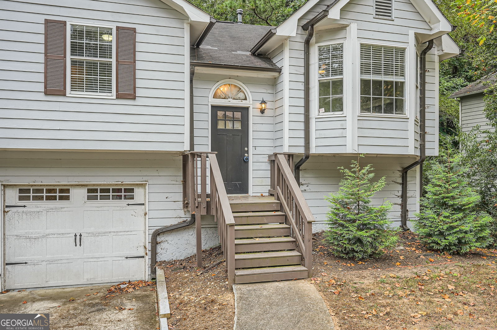 214 Brookside Drive Property Photo 3