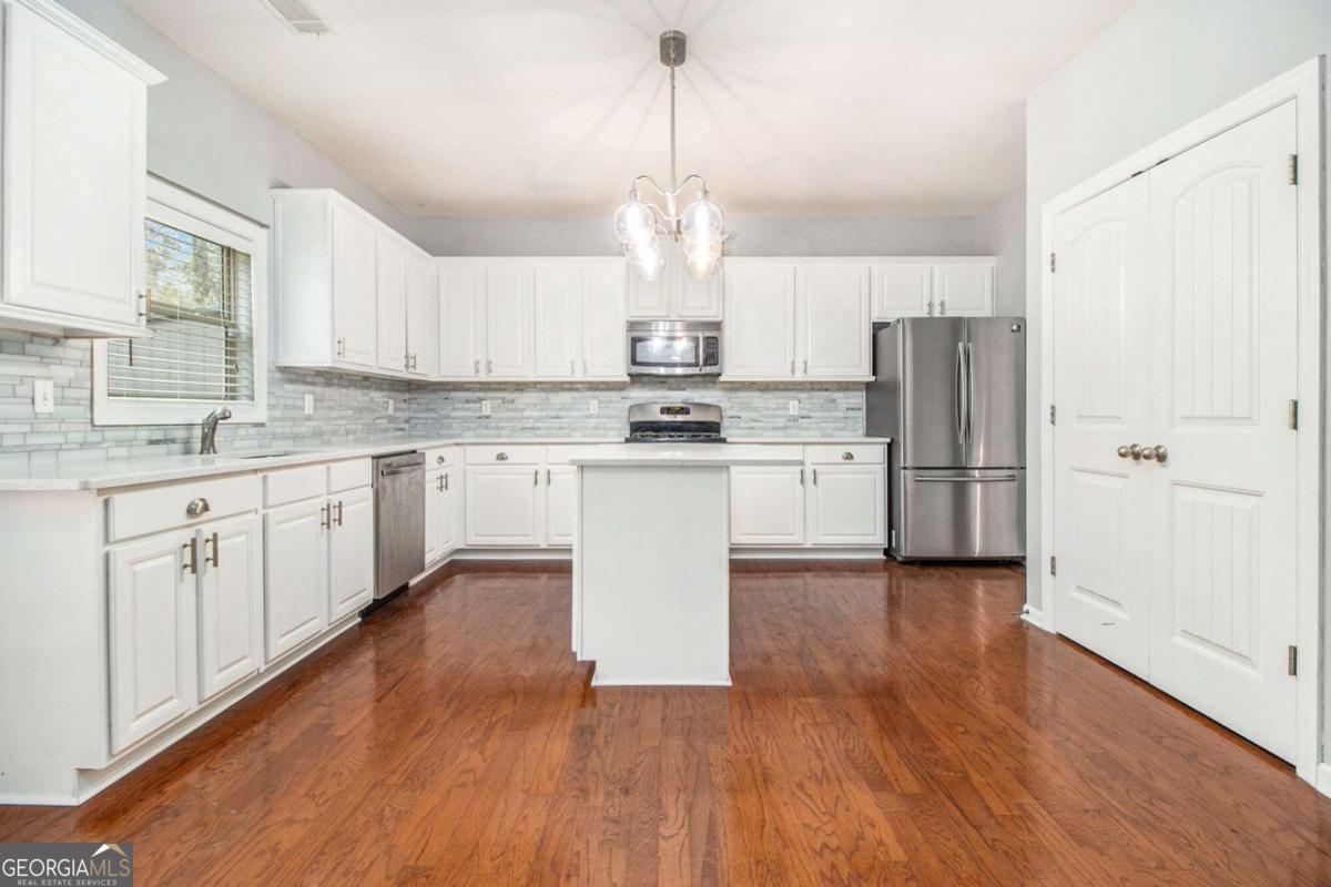 2166 Leatherstone Drive Property Photo 3