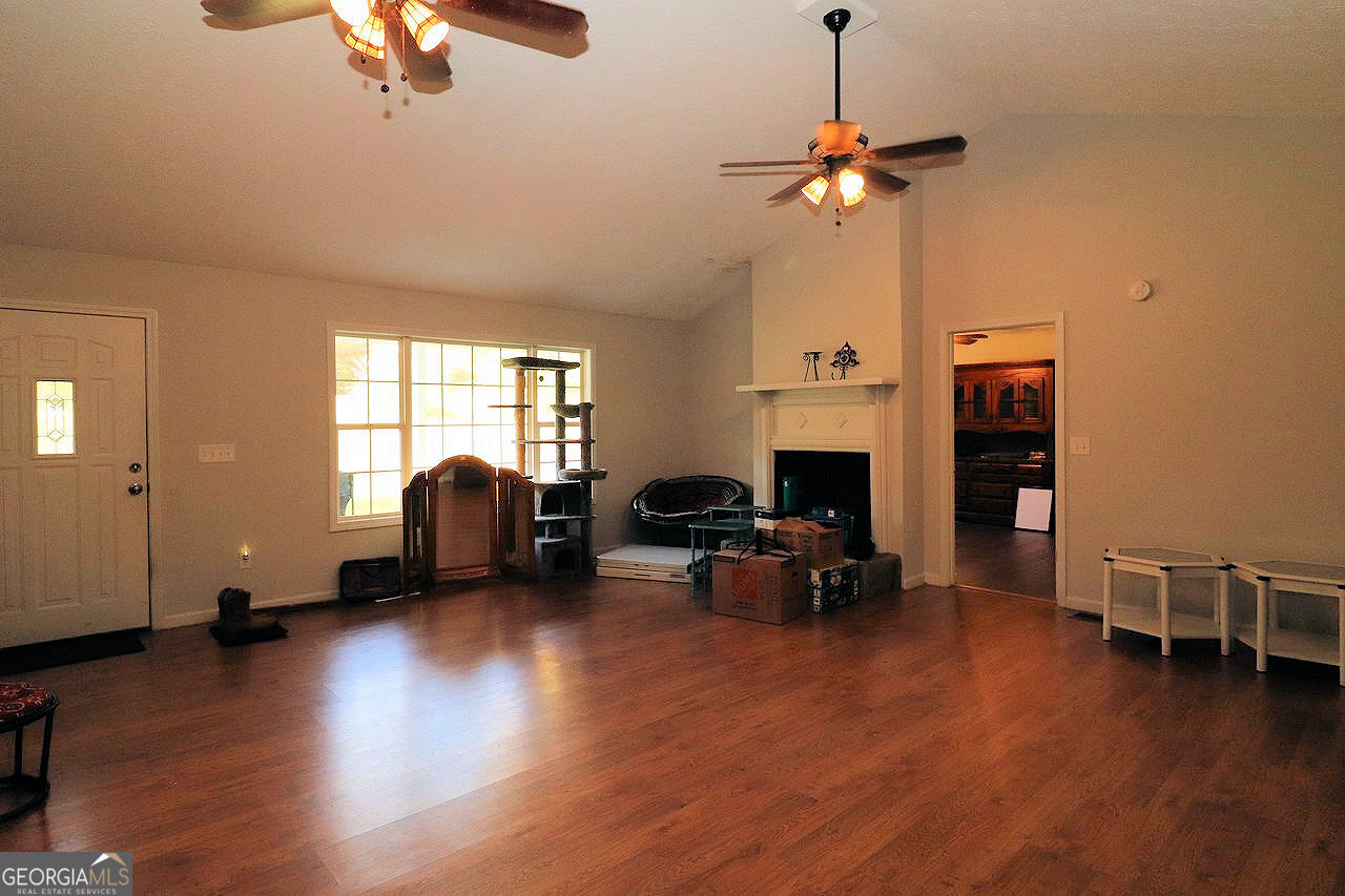 1045 Bakers Bridge Road Property Photo 4