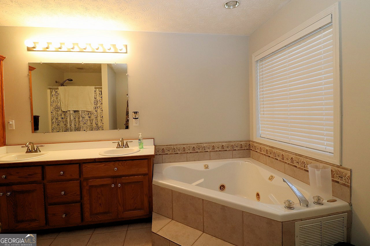 1045 Bakers Bridge Road Property Photo 22