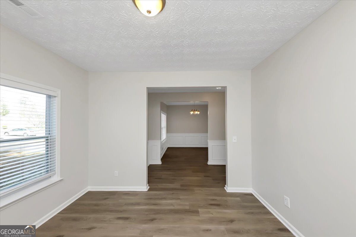 909 Galloway Court Property Photo 5