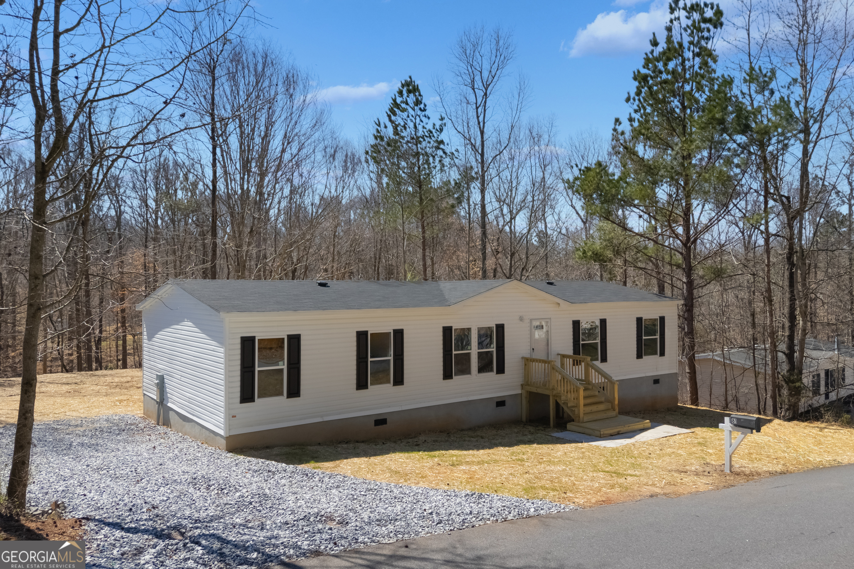 81 Pine Ridge Place Property Photo 4