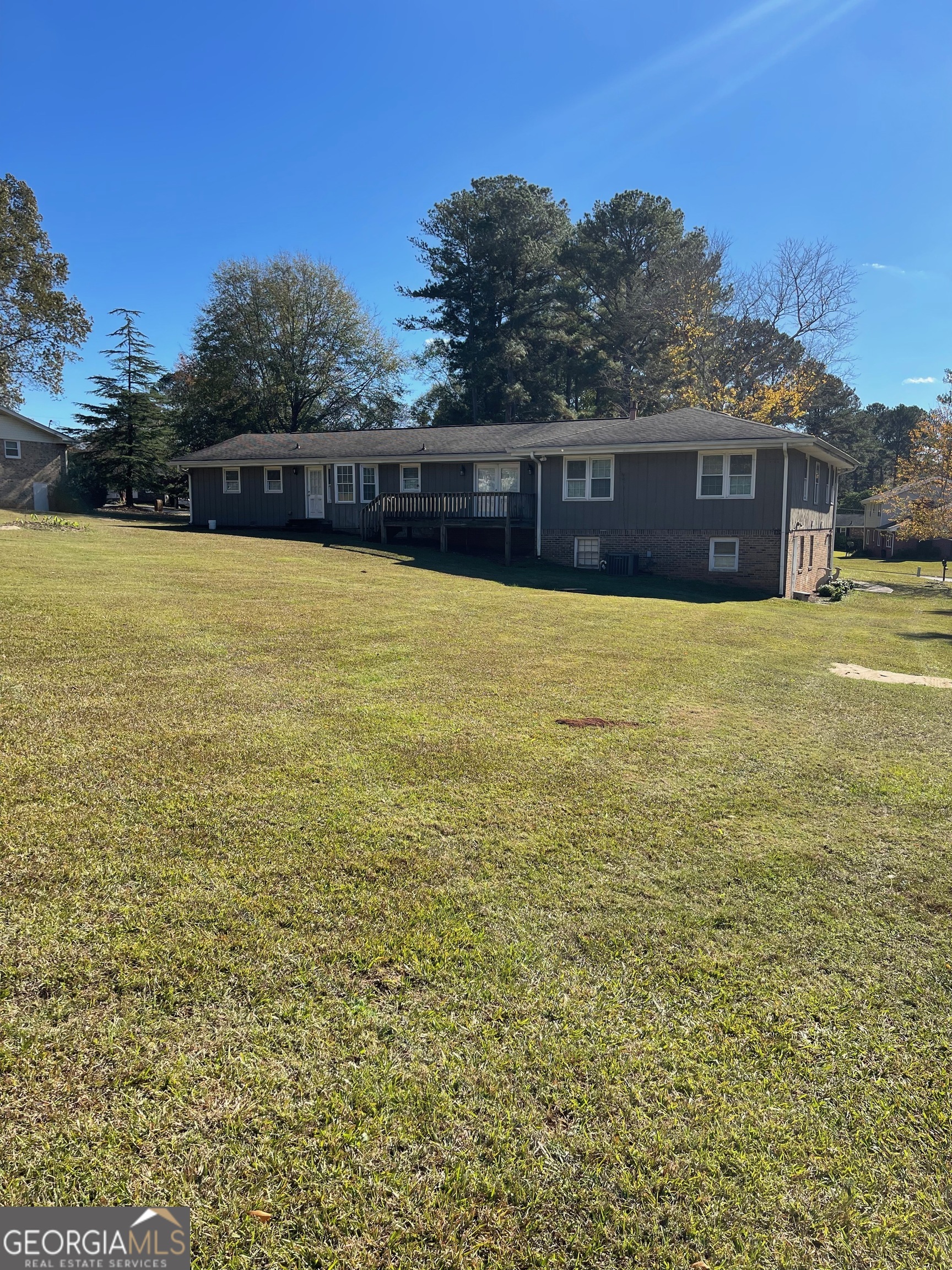 5003 Pineview Terrace Property Photo 6