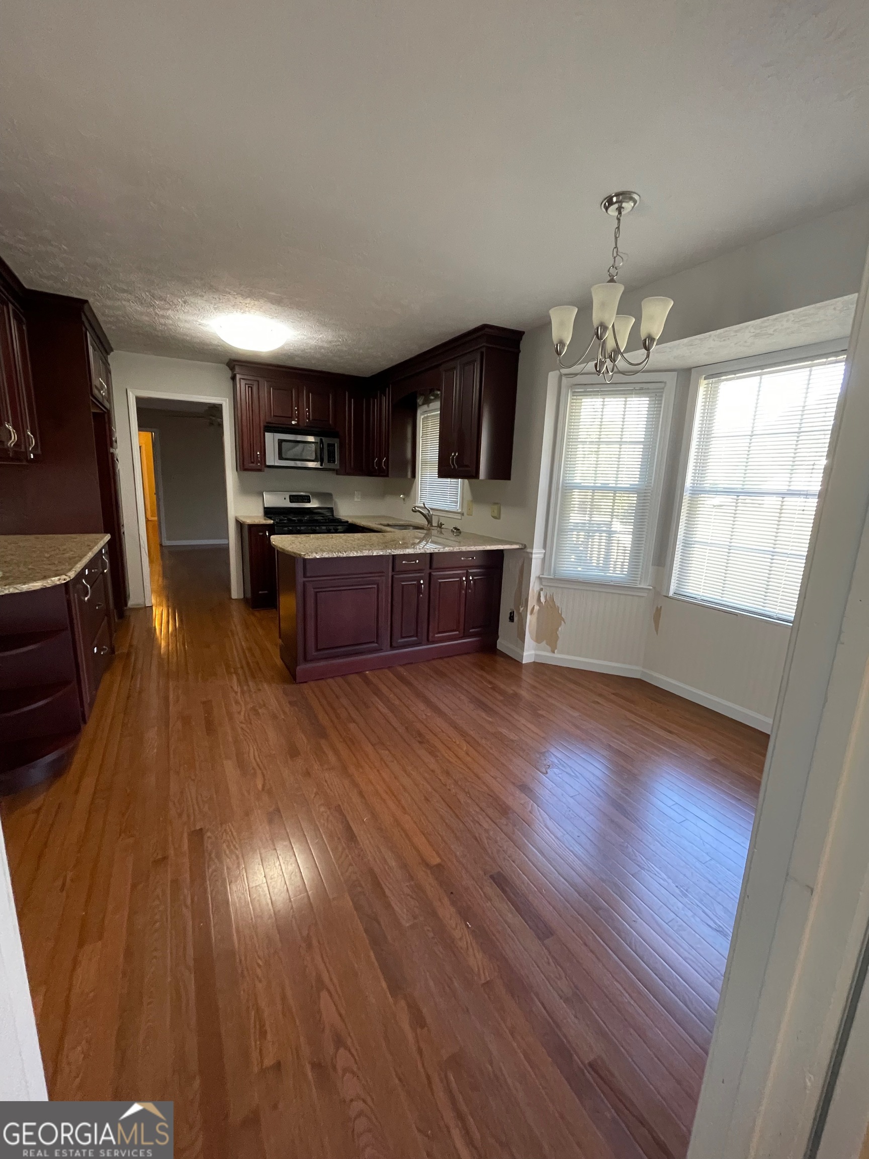 5003 Pineview Terrace Property Photo 11