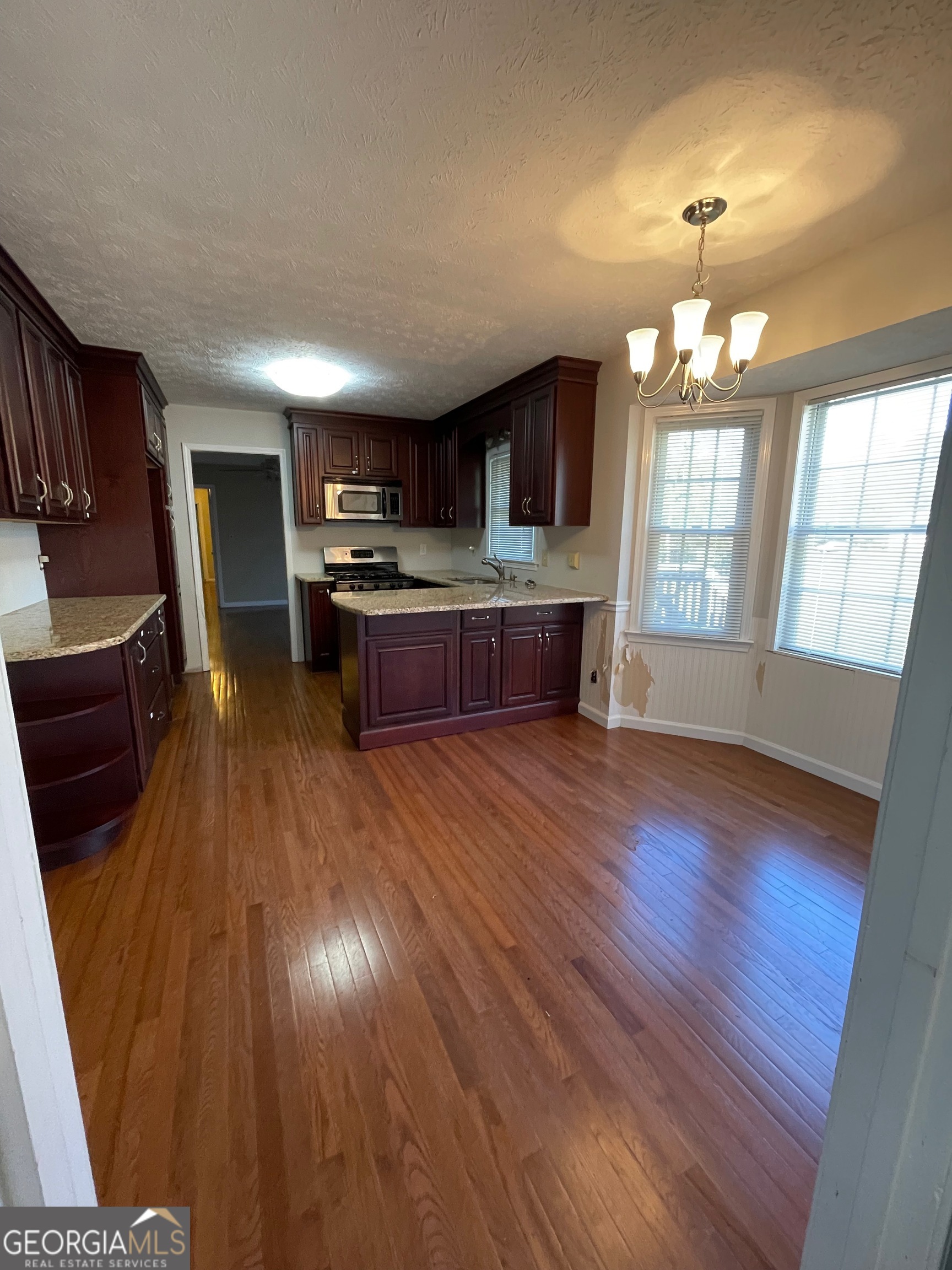 5003 Pineview Terrace Property Photo 12