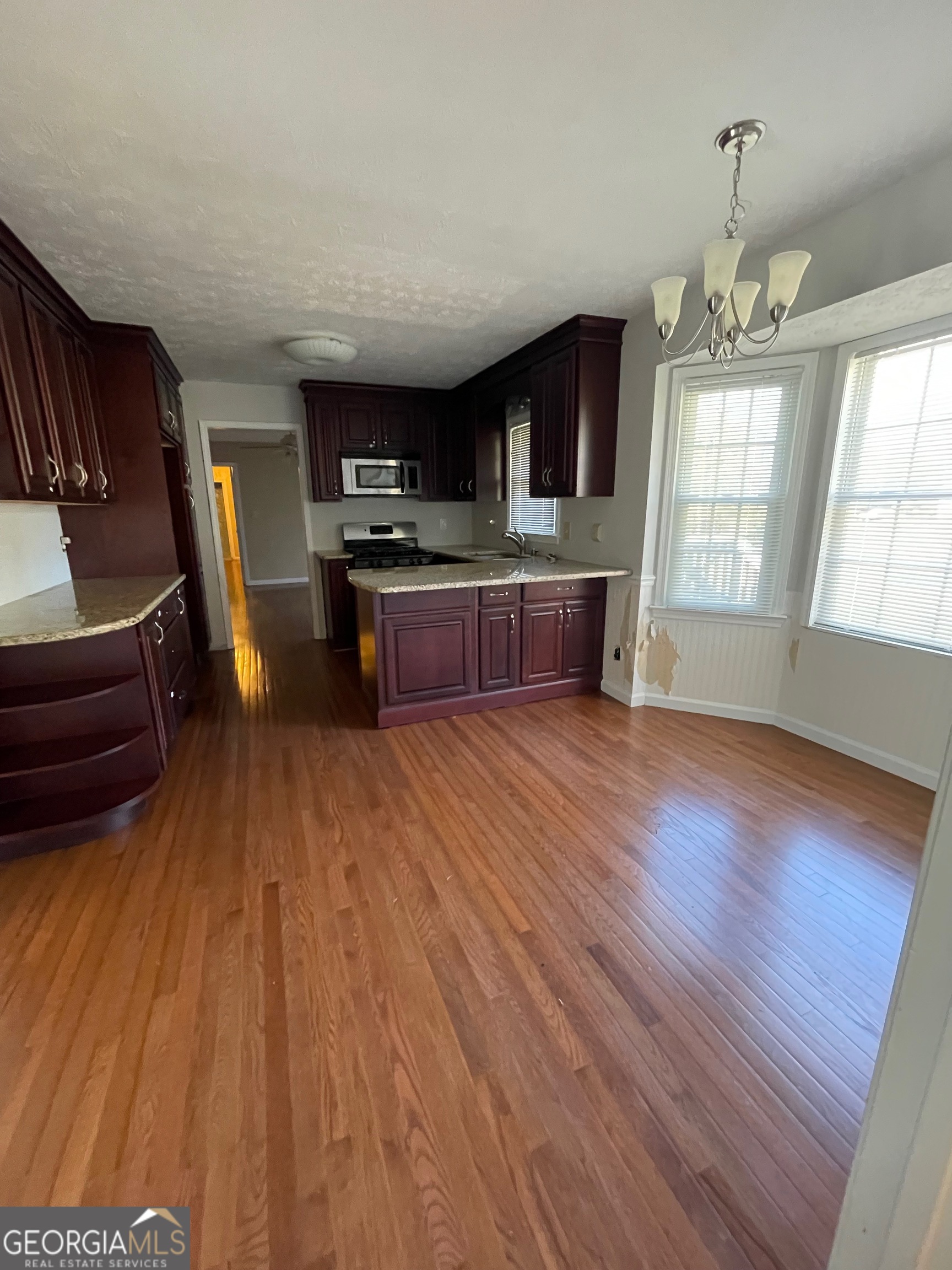 5003 Pineview Terrace Property Photo 13