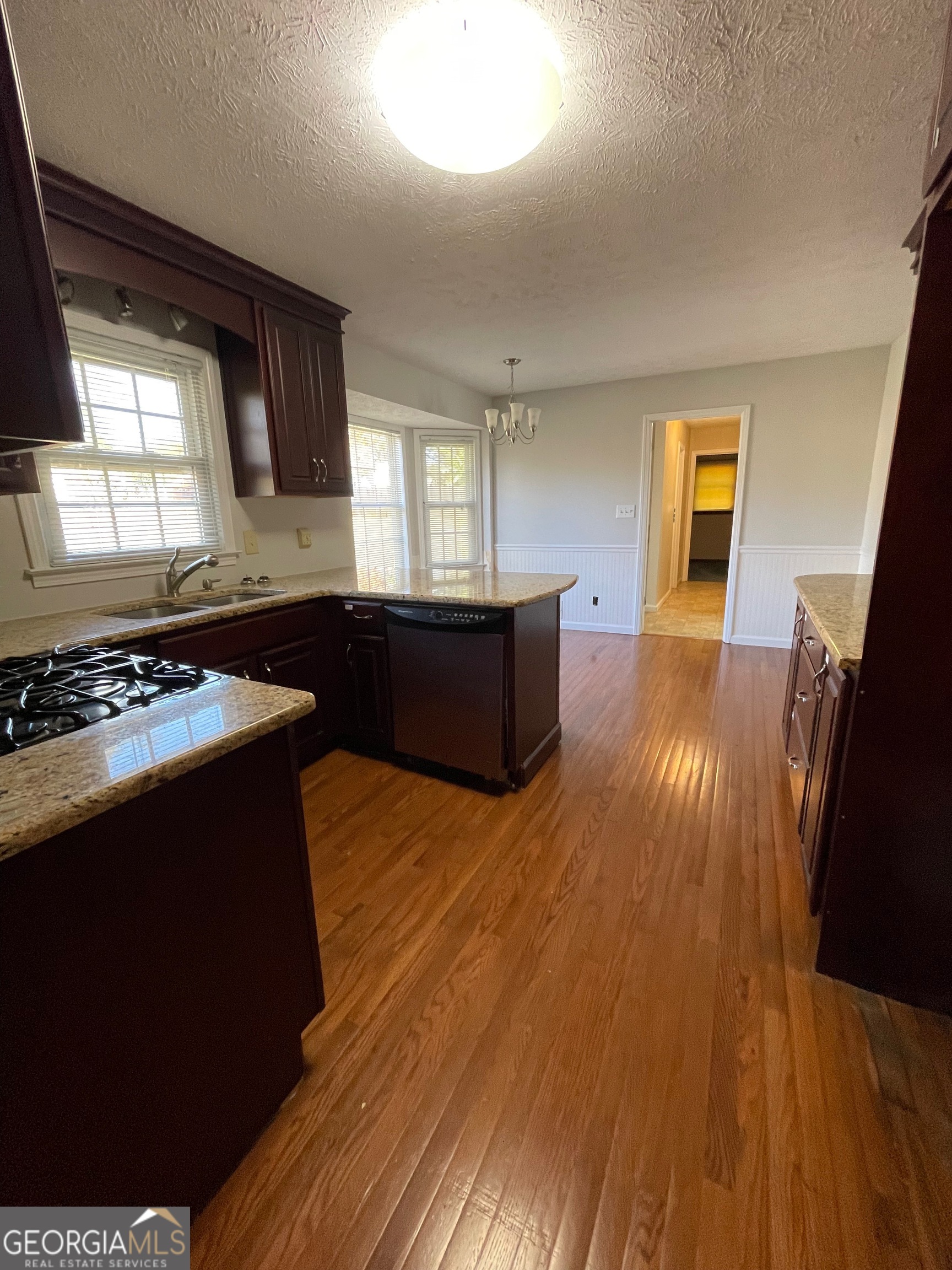 5003 Pineview Terrace Property Photo 16