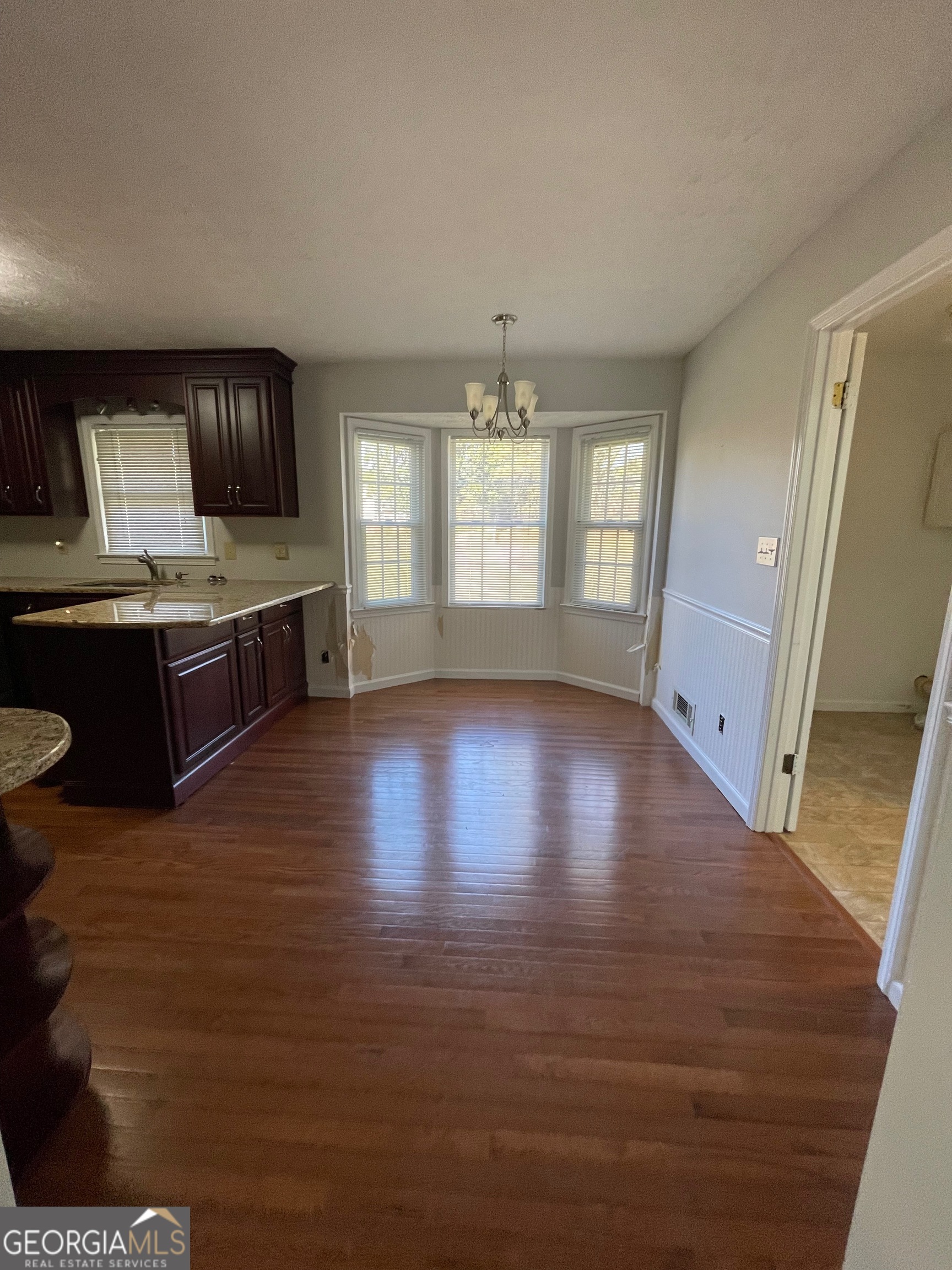 5003 Pineview Terrace Property Photo 18