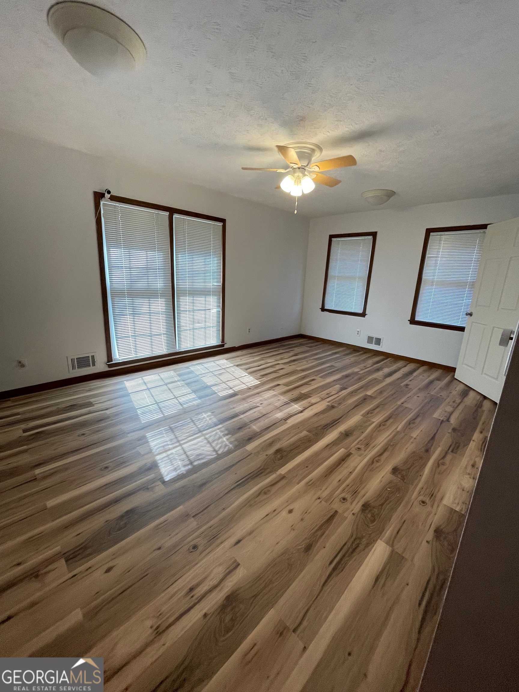 5003 Pineview Terrace Property Photo 29