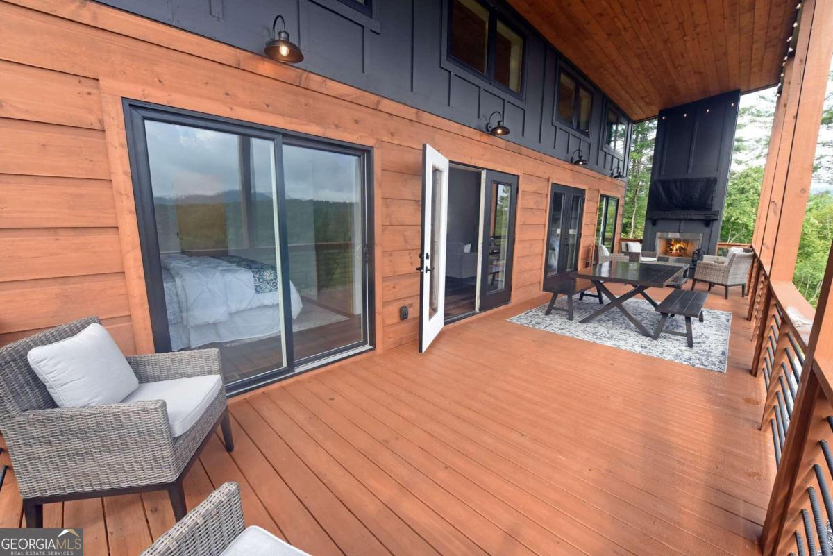 49 Hawks View Property Photo 10