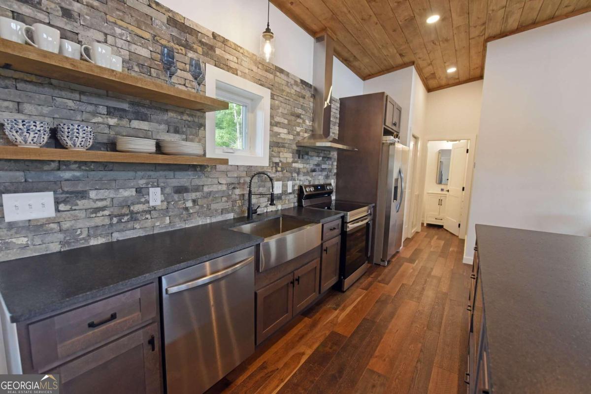 49 Hawks View Property Photo 19